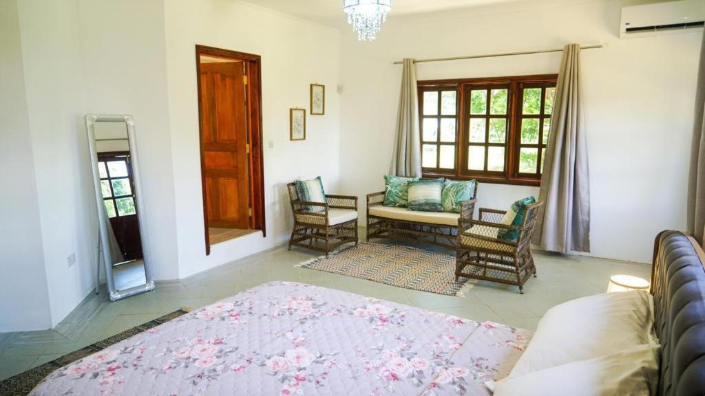 Hotel Ogumka, Self Catering , Beoliere, Mahe Victoria Zewnętrze zdjęcie