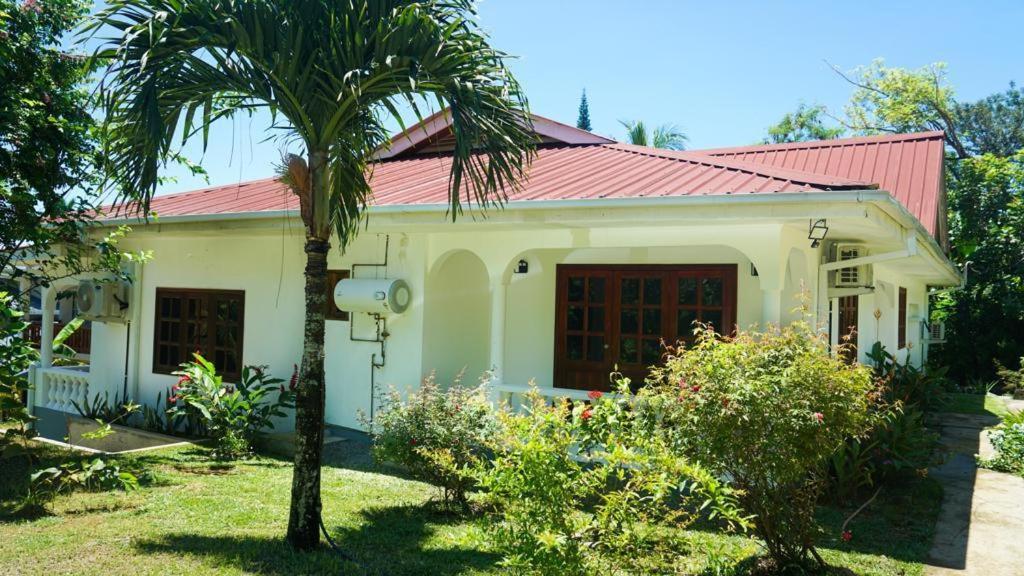 Hotel Ogumka, Self Catering , Beoliere, Mahe Victoria Zewnętrze zdjęcie